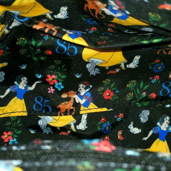 🆕️LOUNGEFLY 👑 DISNEY SNOW WHITE COSPLAY BOW HANDBAG PURSE - Picture 8 of 15